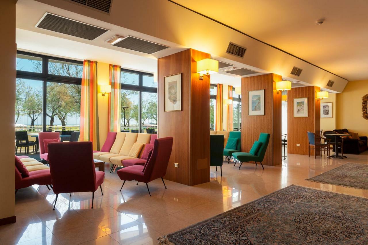 Hotel Atlantic Vista Mare Pesaro Eksteriør billede