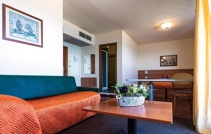 Hotel Atlantic Vista Mare Pesaro Eksteriør billede