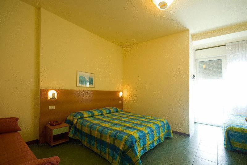 Hotel Atlantic Vista Mare Pesaro Eksteriør billede