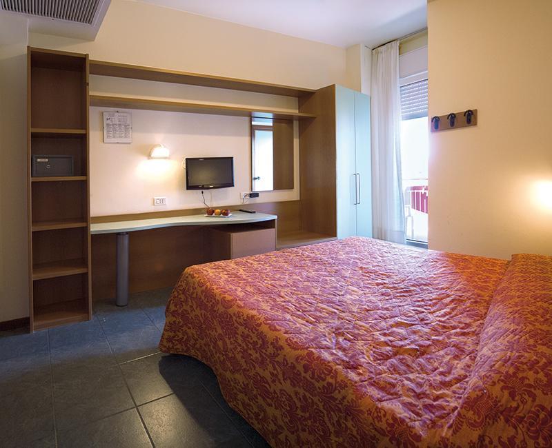 Hotel Atlantic Vista Mare Pesaro Eksteriør billede